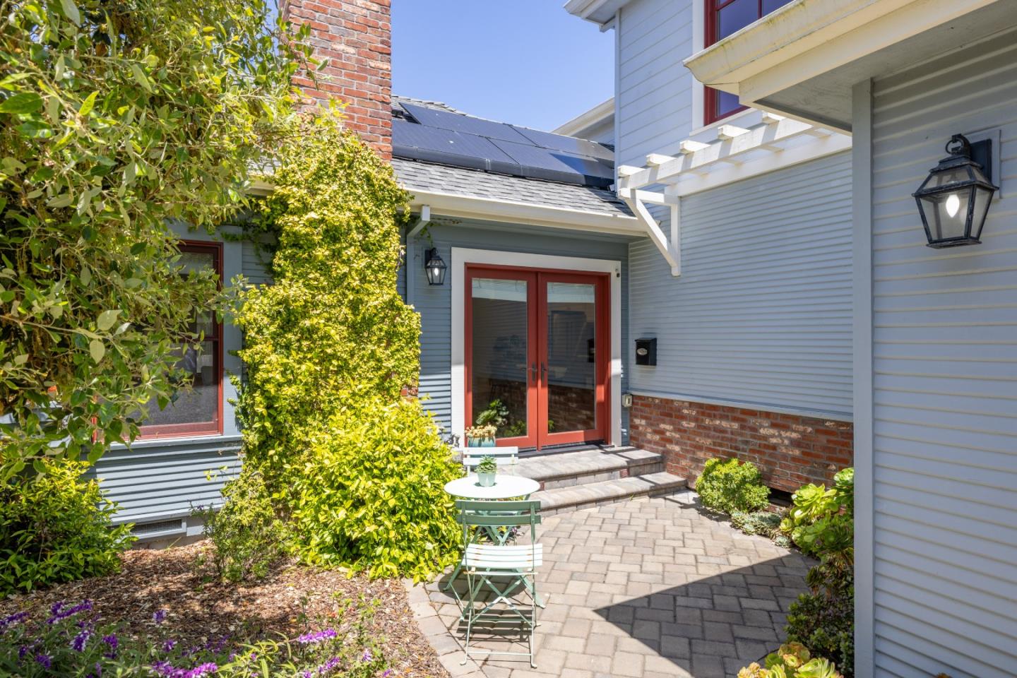 Detail Gallery Image 3 of 15 For 155 12th St, Pacific Grove,  CA 93950 - 3 Beds | 2 Baths