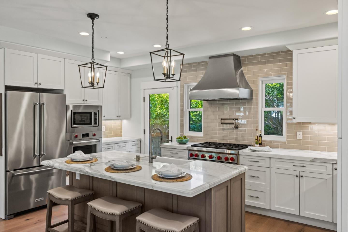 Detail Gallery Image 6 of 15 For 155 12th St, Pacific Grove,  CA 93950 - 3 Beds | 2 Baths