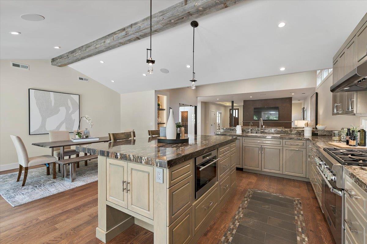 Detail Gallery Image 11 of 34 For 427 Paco Dr, Los Altos,  CA 94024 - 3 Beds | 2/1 Baths