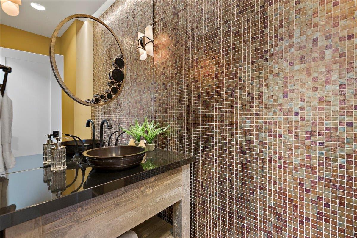 Detail Gallery Image 19 of 34 For 427 Paco Dr, Los Altos,  CA 94024 - 3 Beds | 2/1 Baths