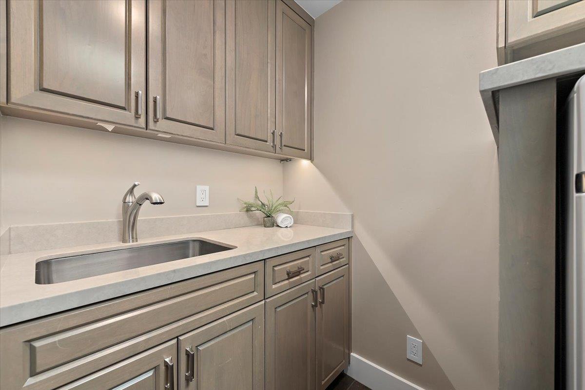 Detail Gallery Image 20 of 34 For 427 Paco Dr, Los Altos,  CA 94024 - 3 Beds | 2/1 Baths