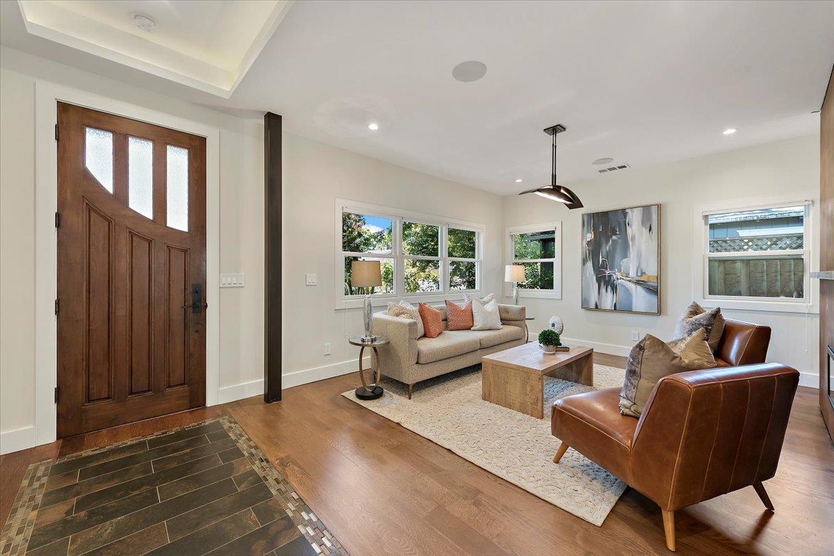 Detail Gallery Image 3 of 34 For 427 Paco Dr, Los Altos,  CA 94024 - 3 Beds | 2/1 Baths