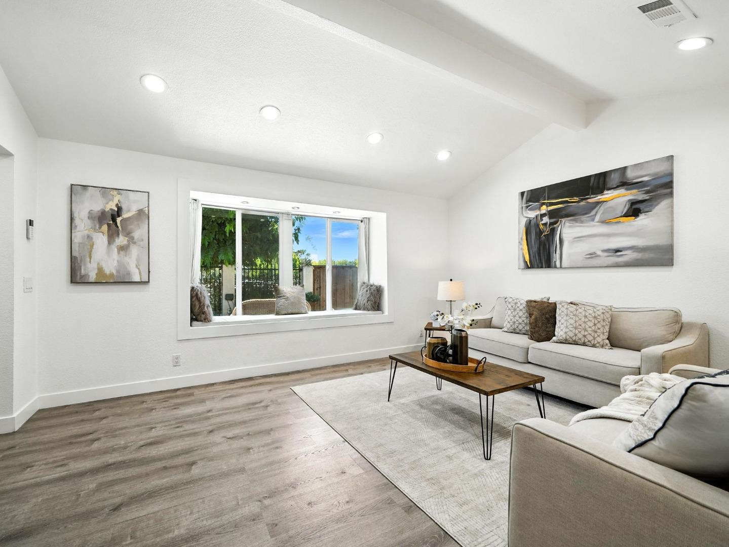 Detail Gallery Image 3 of 38 For 1641 Rue Avati, San Jose,  CA 95131 - 3 Beds | 2 Baths