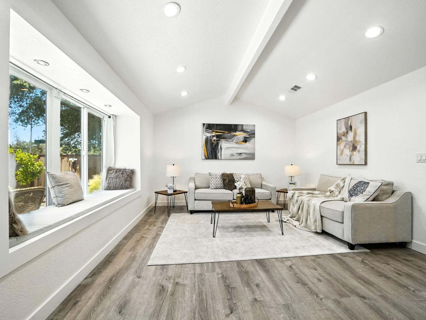 Detail Gallery Image 6 of 38 For 1641 Rue Avati, San Jose,  CA 95131 - 3 Beds | 2 Baths