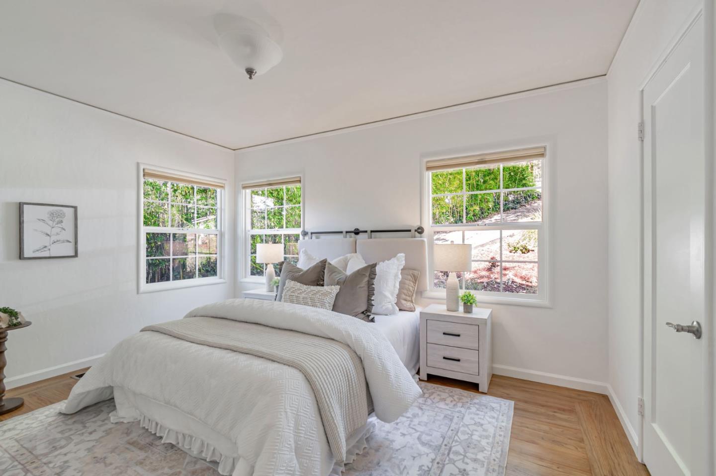 Detail Gallery Image 19 of 40 For 25 Overlake Ct, Oakland,  CA 94611 - 2 Beds | 2 Baths