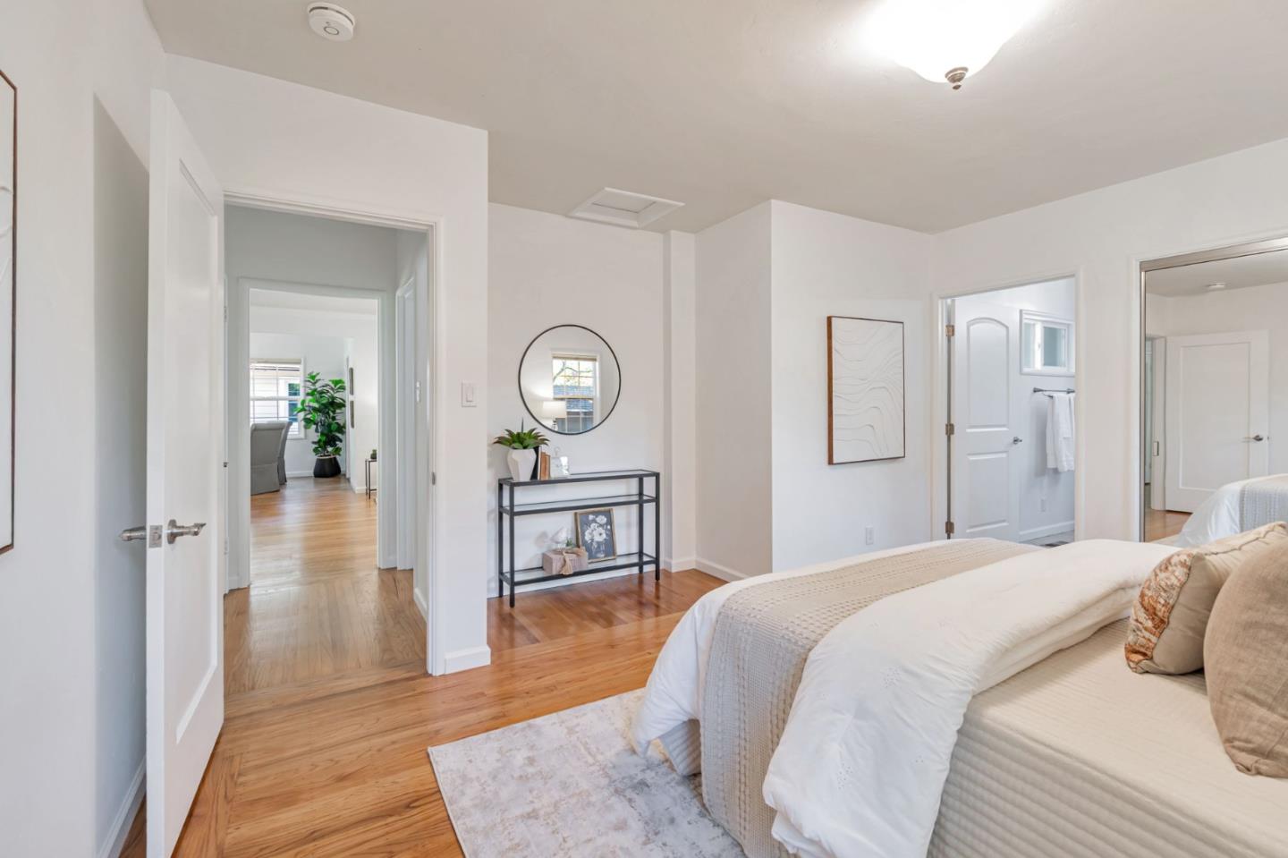 Detail Gallery Image 23 of 40 For 25 Overlake Ct, Oakland,  CA 94611 - 2 Beds | 2 Baths