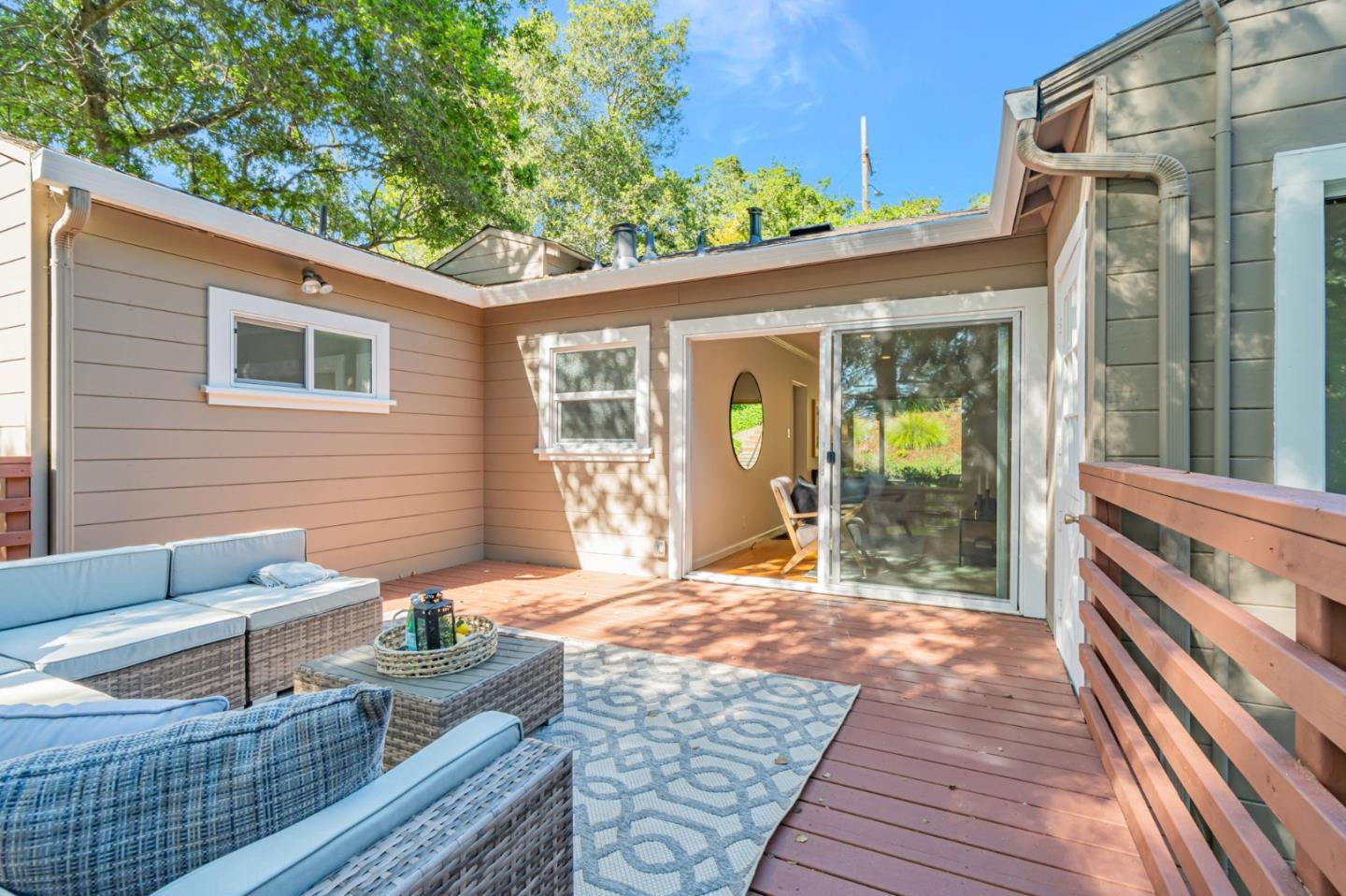 Detail Gallery Image 38 of 40 For 25 Overlake Ct, Oakland,  CA 94611 - 2 Beds | 2 Baths