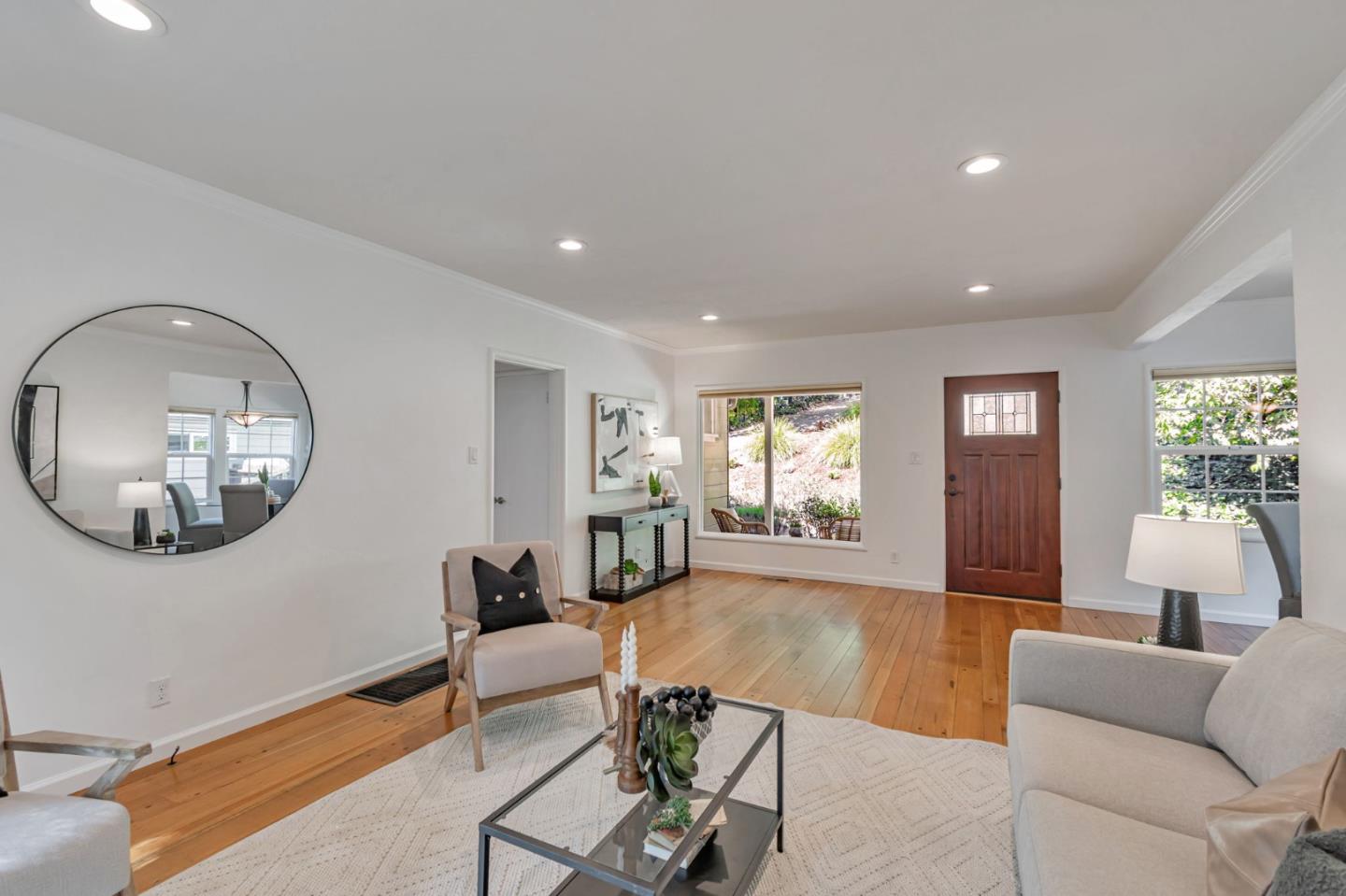 Detail Gallery Image 7 of 40 For 25 Overlake Ct, Oakland,  CA 94611 - 2 Beds | 2 Baths