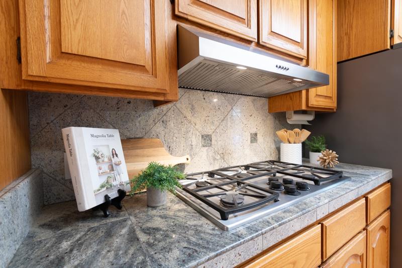 Detail Gallery Image 18 of 86 For 970 W Hedegard Ave, Campbell,  CA 95008 - 4 Beds | 3/1 Baths