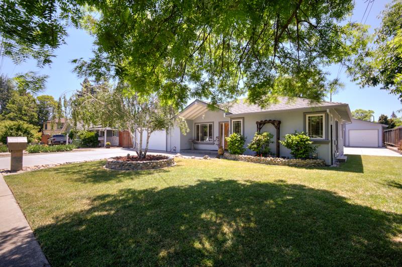 Detail Gallery Image 2 of 86 For 970 W Hedegard Ave, Campbell,  CA 95008 - 4 Beds | 3/1 Baths
