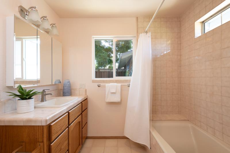 Detail Gallery Image 33 of 86 For 970 W Hedegard Ave, Campbell,  CA 95008 - 4 Beds | 3/1 Baths