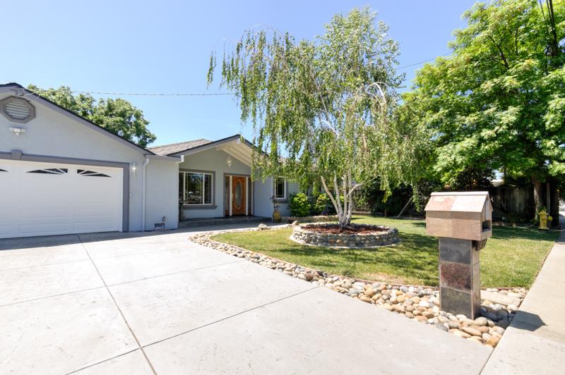 Detail Gallery Image 5 of 86 For 970 W Hedegard Ave, Campbell,  CA 95008 - 4 Beds | 3/1 Baths