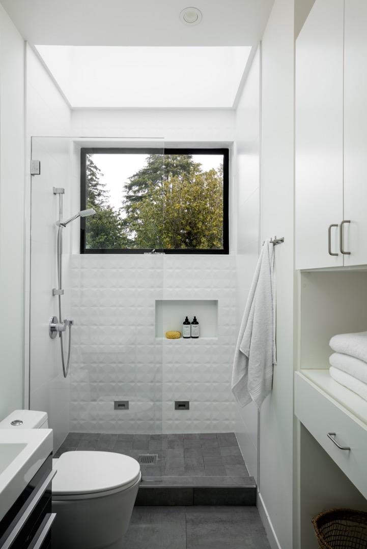 Detail Gallery Image 10 of 18 For 79 Placitas Ave, Atherton,  CA 94027 - 6 Beds | 5/1 Baths
