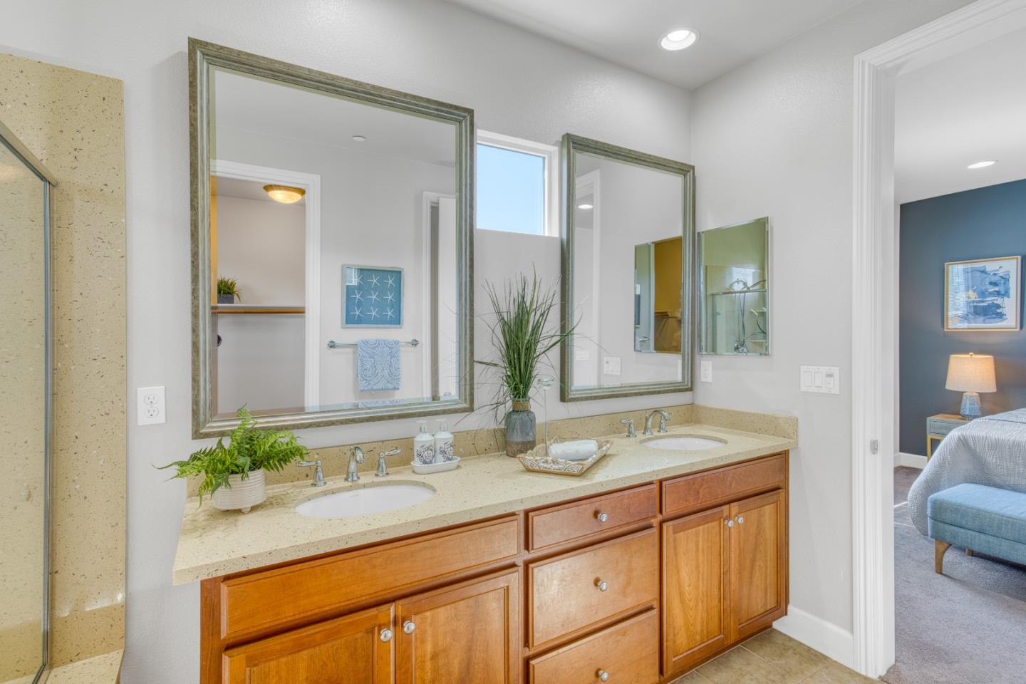 Detail Gallery Image 10 of 25 For 505 Holthouse Ter, Sunnyvale,  CA 94087 - 2 Beds | 2/1 Baths