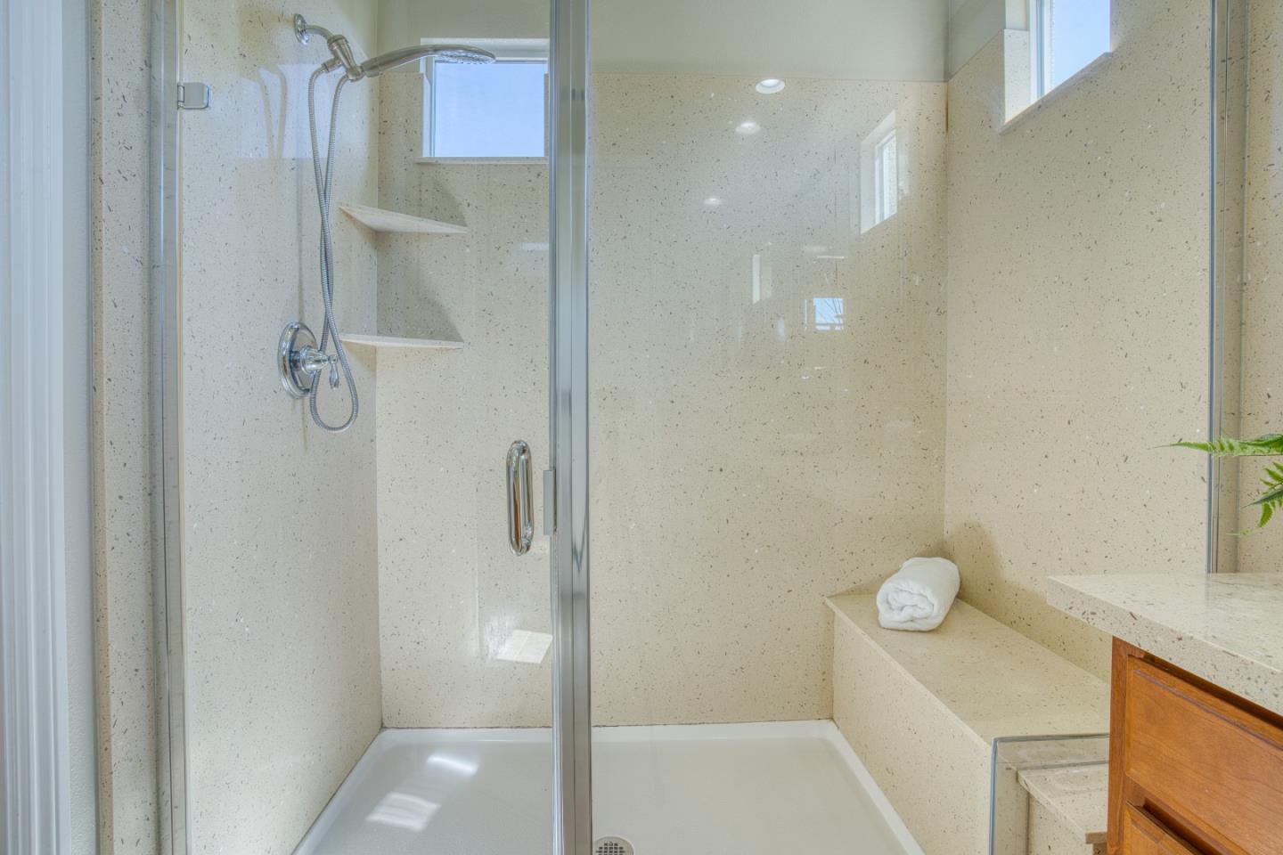Detail Gallery Image 11 of 25 For 505 Holthouse Ter, Sunnyvale,  CA 94087 - 2 Beds | 2/1 Baths