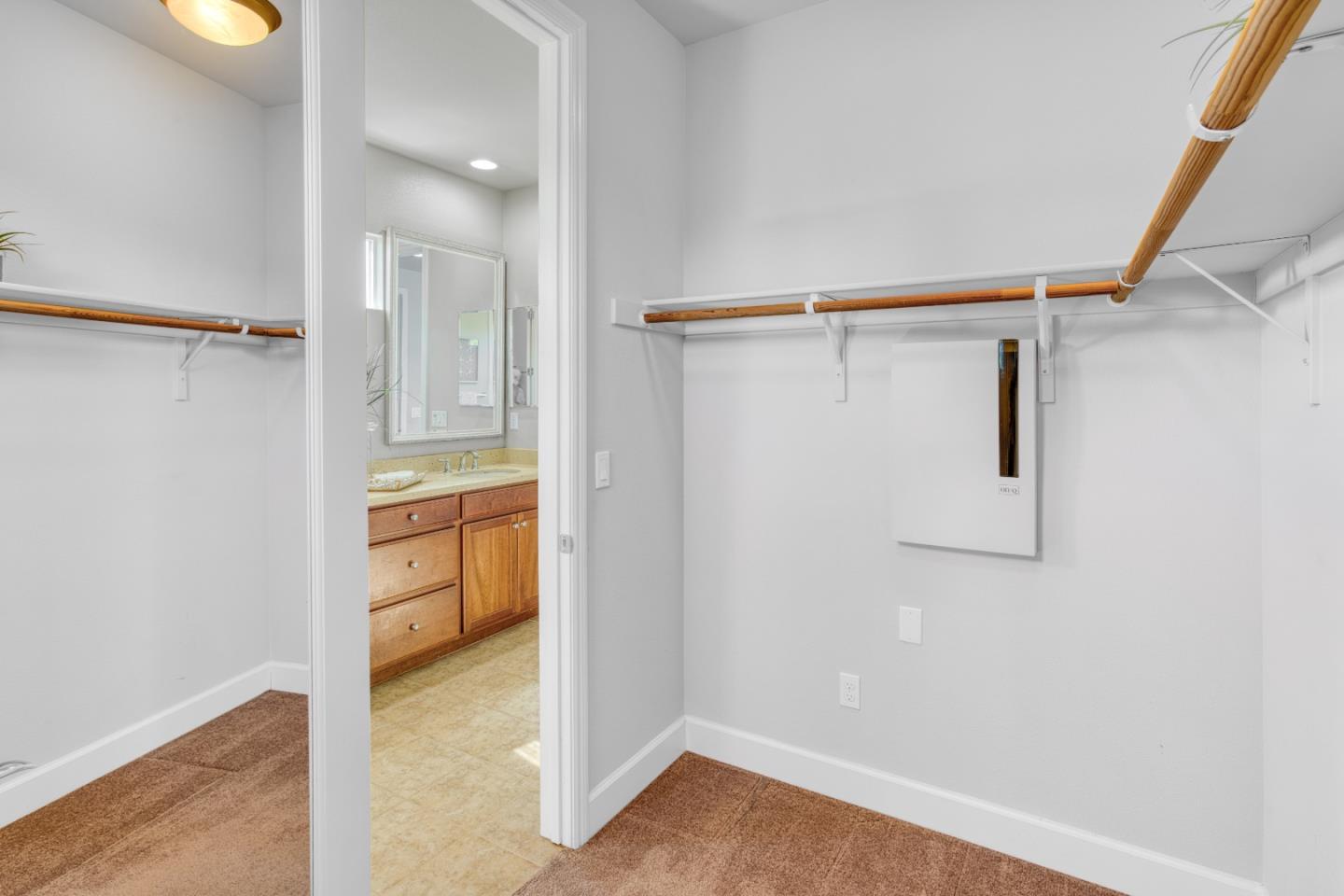 Detail Gallery Image 13 of 25 For 505 Holthouse Ter, Sunnyvale,  CA 94087 - 2 Beds | 2/1 Baths
