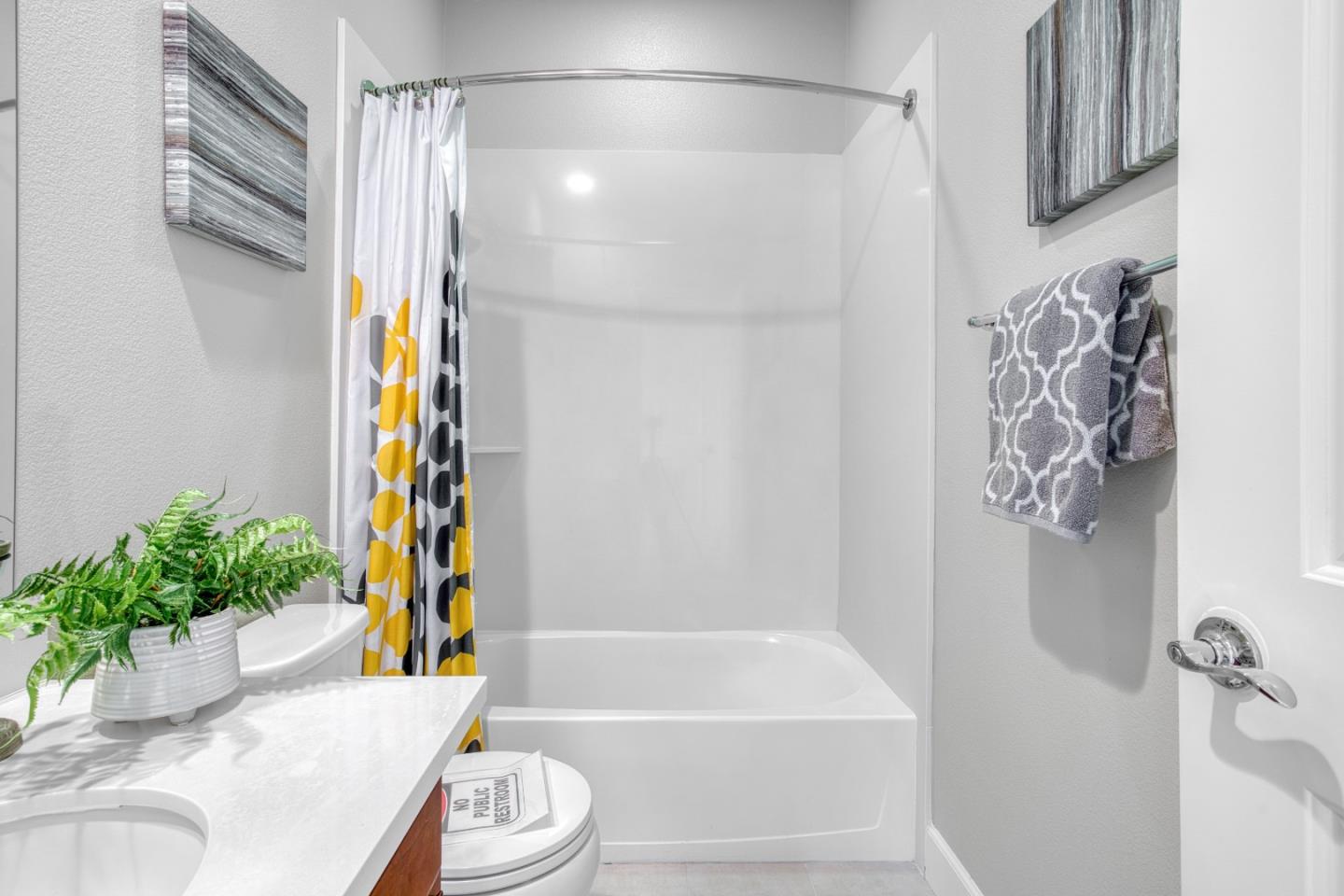 Detail Gallery Image 16 of 25 For 505 Holthouse Ter, Sunnyvale,  CA 94087 - 2 Beds | 2/1 Baths