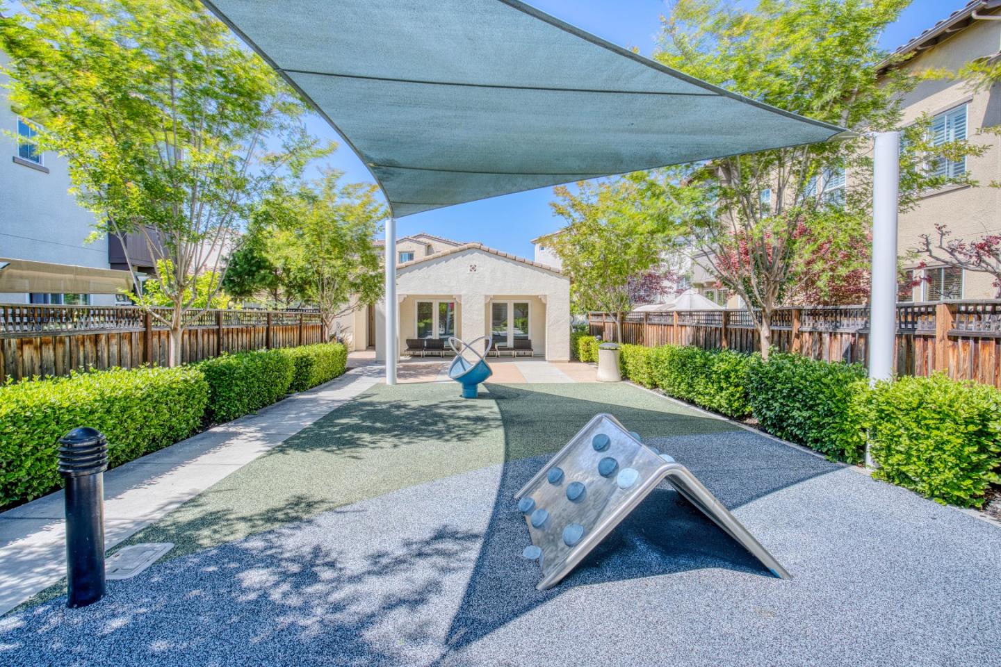 Detail Gallery Image 20 of 25 For 505 Holthouse Ter, Sunnyvale,  CA 94087 - 2 Beds | 2/1 Baths