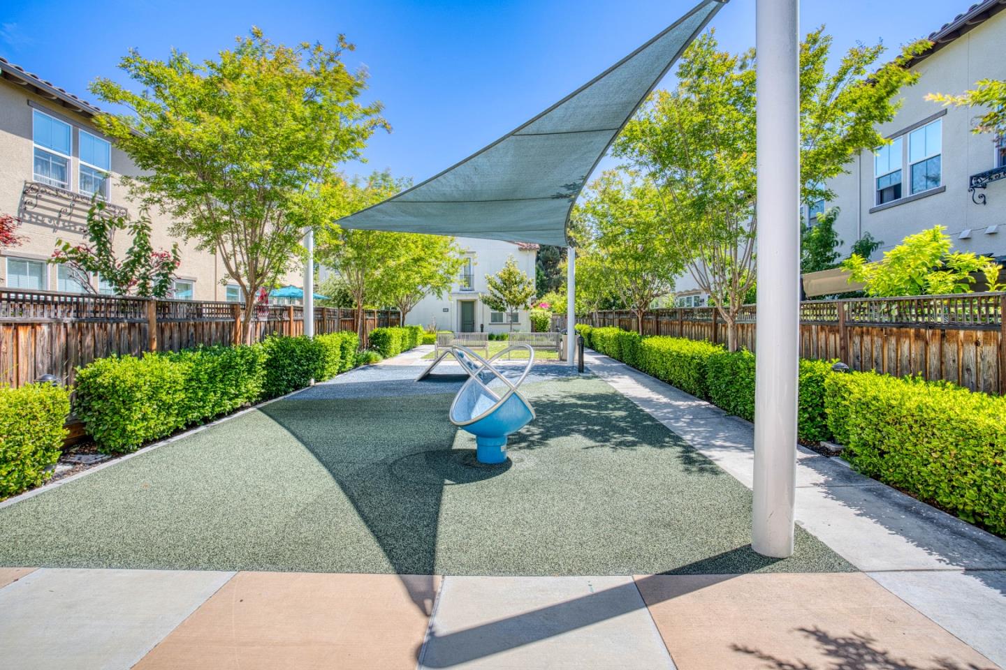 Detail Gallery Image 23 of 25 For 505 Holthouse Ter, Sunnyvale,  CA 94087 - 2 Beds | 2/1 Baths
