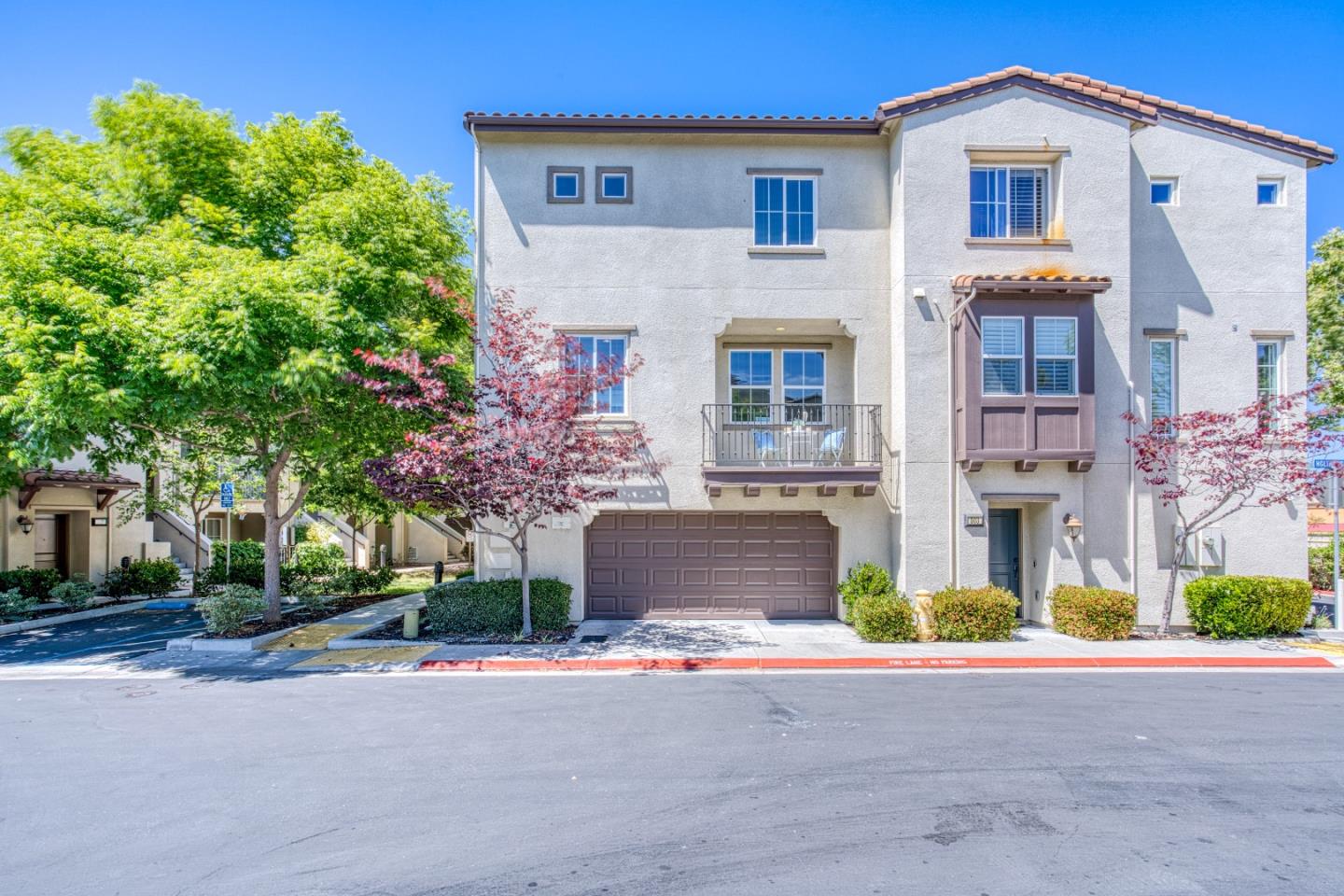 Detail Gallery Image 3 of 25 For 505 Holthouse Ter, Sunnyvale,  CA 94087 - 2 Beds | 2/1 Baths