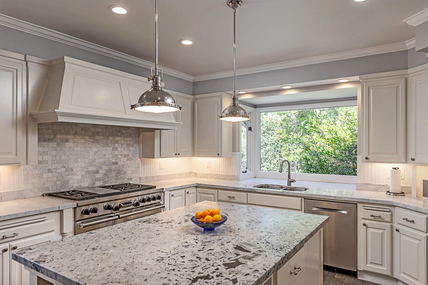 Detail Gallery Image 15 of 47 For 275 Eleanor Dr, Woodside,  CA 94062 - 4 Beds | 4 Baths