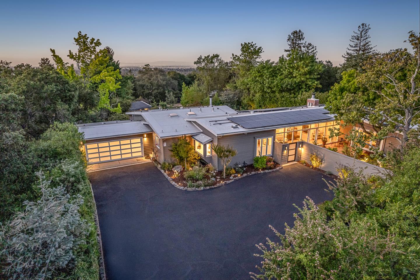 Detail Gallery Image 2 of 47 For 275 Eleanor Dr, Woodside,  CA 94062 - 4 Beds | 4 Baths