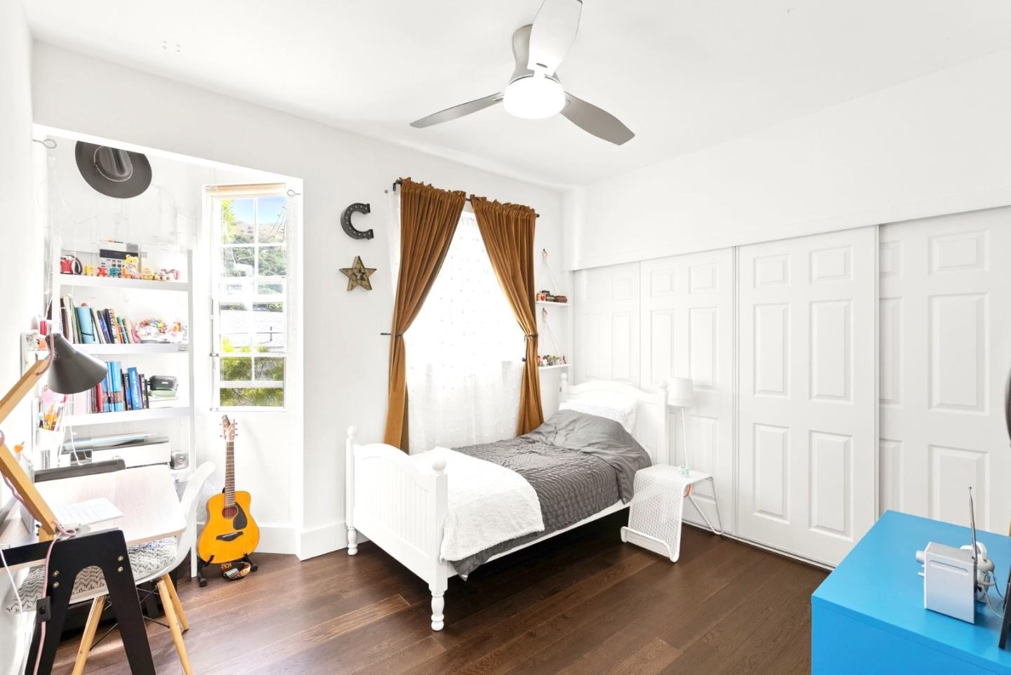 Detail Gallery Image 14 of 28 For 239 Tulare St, Brisbane,  CA 94005 - 4 Beds | 2/1 Baths