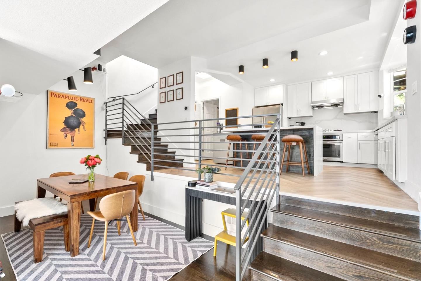 Detail Gallery Image 4 of 28 For 239 Tulare St, Brisbane,  CA 94005 - 4 Beds | 2/1 Baths