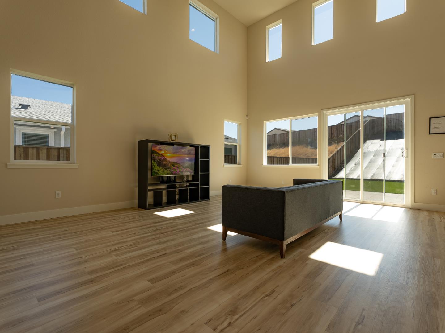 Detail Gallery Image 11 of 48 For 5541 Promontory Way, Antioch,  CA 94531 - 5 Beds | 4 Baths