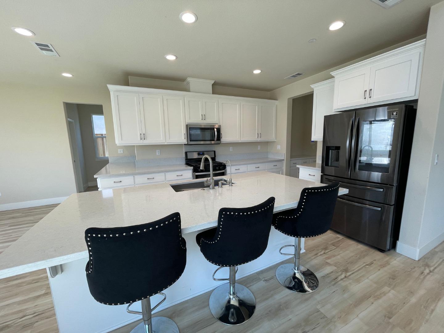 Detail Gallery Image 3 of 48 For 5541 Promontory Way, Antioch,  CA 94531 - 5 Beds | 4 Baths