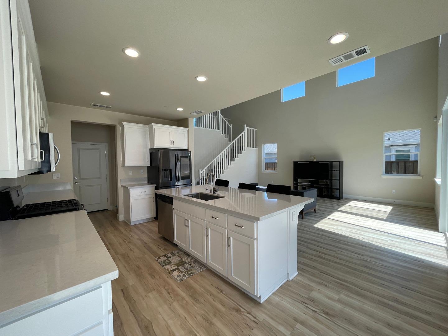 Detail Gallery Image 7 of 48 For 5541 Promontory Way, Antioch,  CA 94531 - 5 Beds | 4 Baths