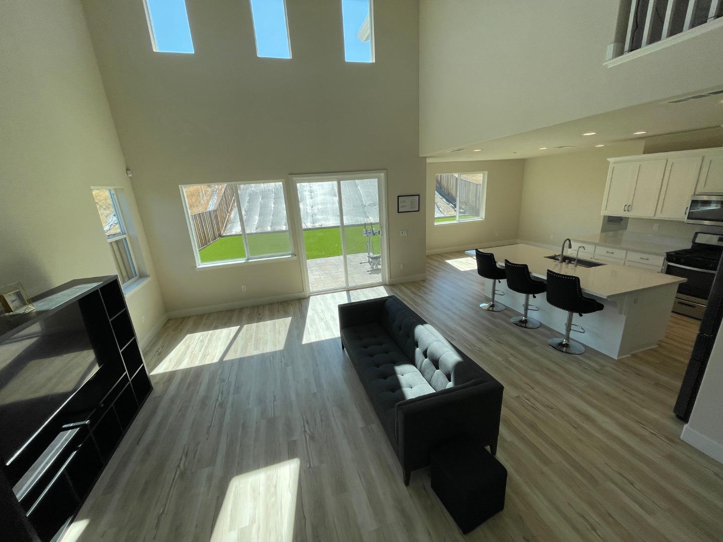 Detail Gallery Image 9 of 48 For 5541 Promontory Way, Antioch,  CA 94531 - 5 Beds | 4 Baths