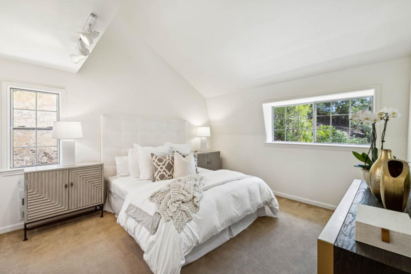 Detail Gallery Image 20 of 30 For 1207 Godetia Dr, Woodside,  CA 94062 - 4 Beds | 2/1 Baths