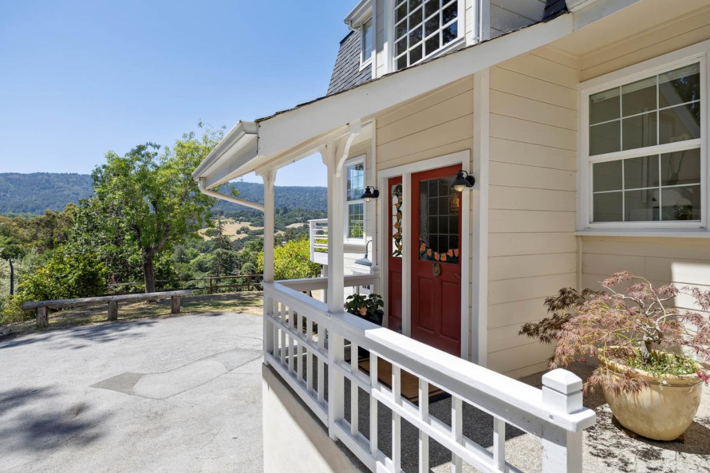 Detail Gallery Image 6 of 30 For 1207 Godetia Dr, Woodside,  CA 94062 - 4 Beds | 2/1 Baths