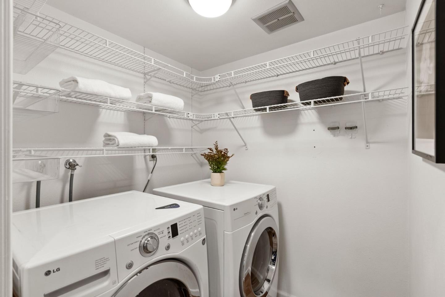 Detail Gallery Image 19 of 31 For 3334 Brittan Ave #4,  San Carlos,  CA 94070 - 2 Beds | 2 Baths