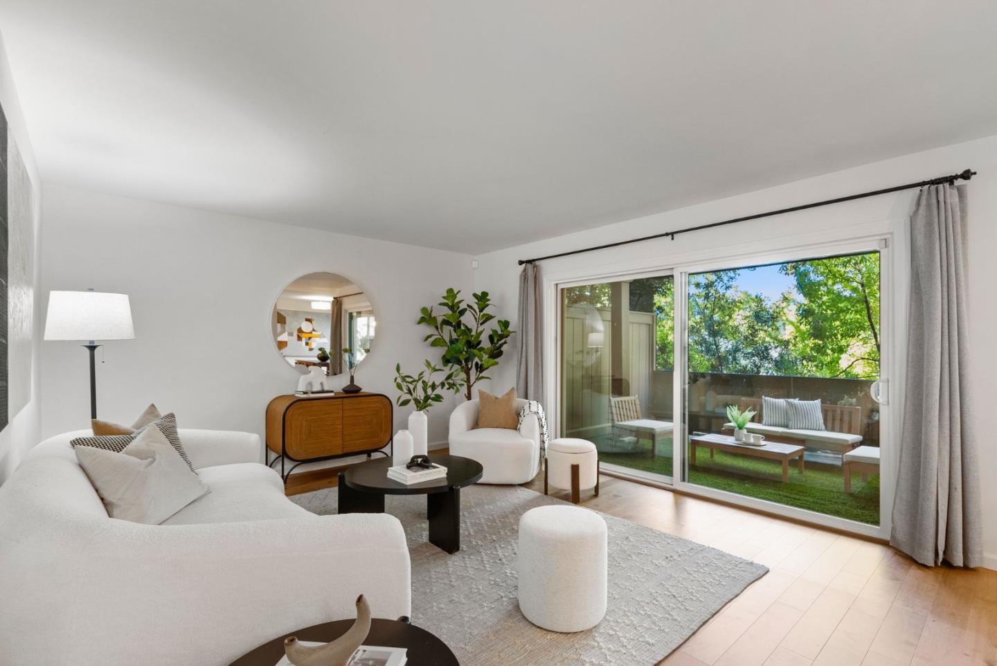 Detail Gallery Image 2 of 31 For 3334 Brittan Ave #4,  San Carlos,  CA 94070 - 2 Beds | 2 Baths