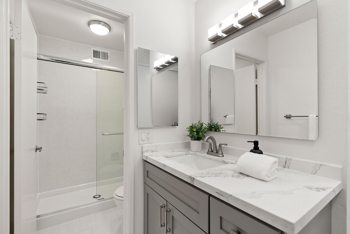 Detail Gallery Image 21 of 31 For 3334 Brittan Ave #4,  San Carlos,  CA 94070 - 2 Beds | 2 Baths