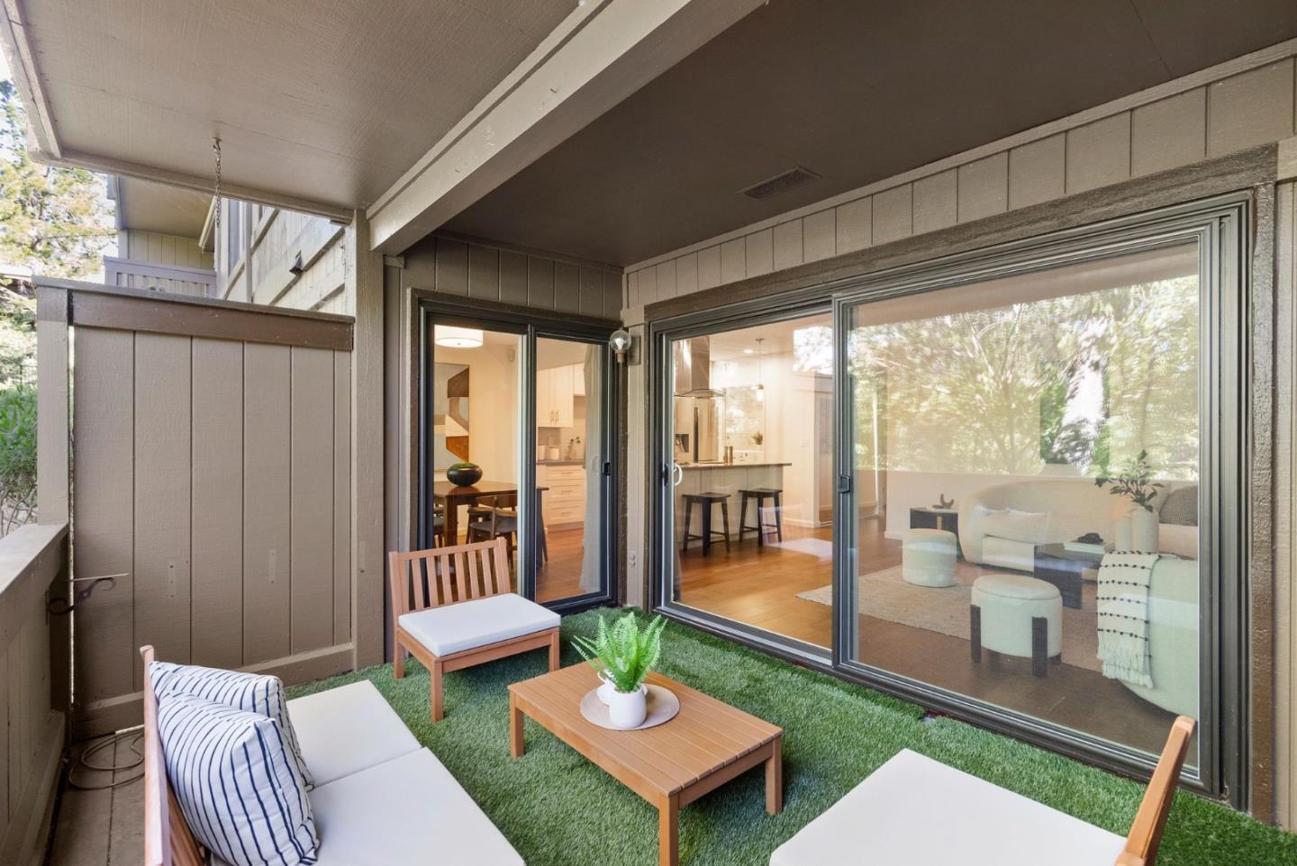 Detail Gallery Image 25 of 31 For 3334 Brittan Ave #4,  San Carlos,  CA 94070 - 2 Beds | 2 Baths