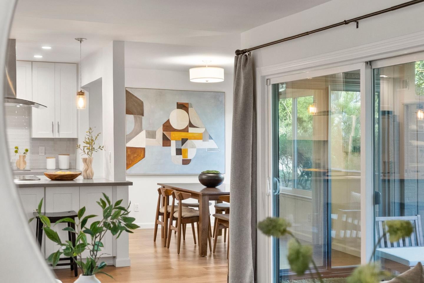 Detail Gallery Image 5 of 31 For 3334 Brittan Ave #4,  San Carlos,  CA 94070 - 2 Beds | 2 Baths