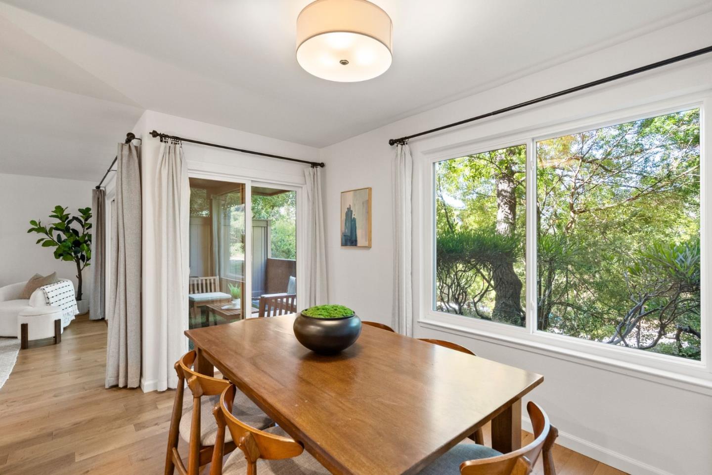 Detail Gallery Image 8 of 31 For 3334 Brittan Ave #4,  San Carlos,  CA 94070 - 2 Beds | 2 Baths