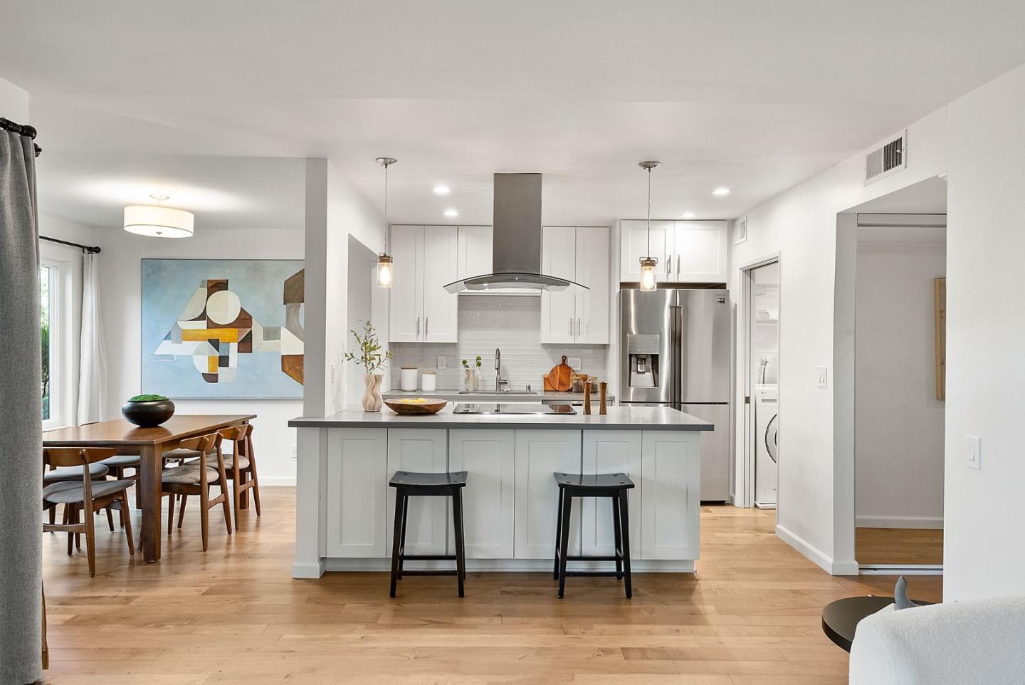 Detail Gallery Image 9 of 31 For 3334 Brittan Ave #4,  San Carlos,  CA 94070 - 2 Beds | 2 Baths