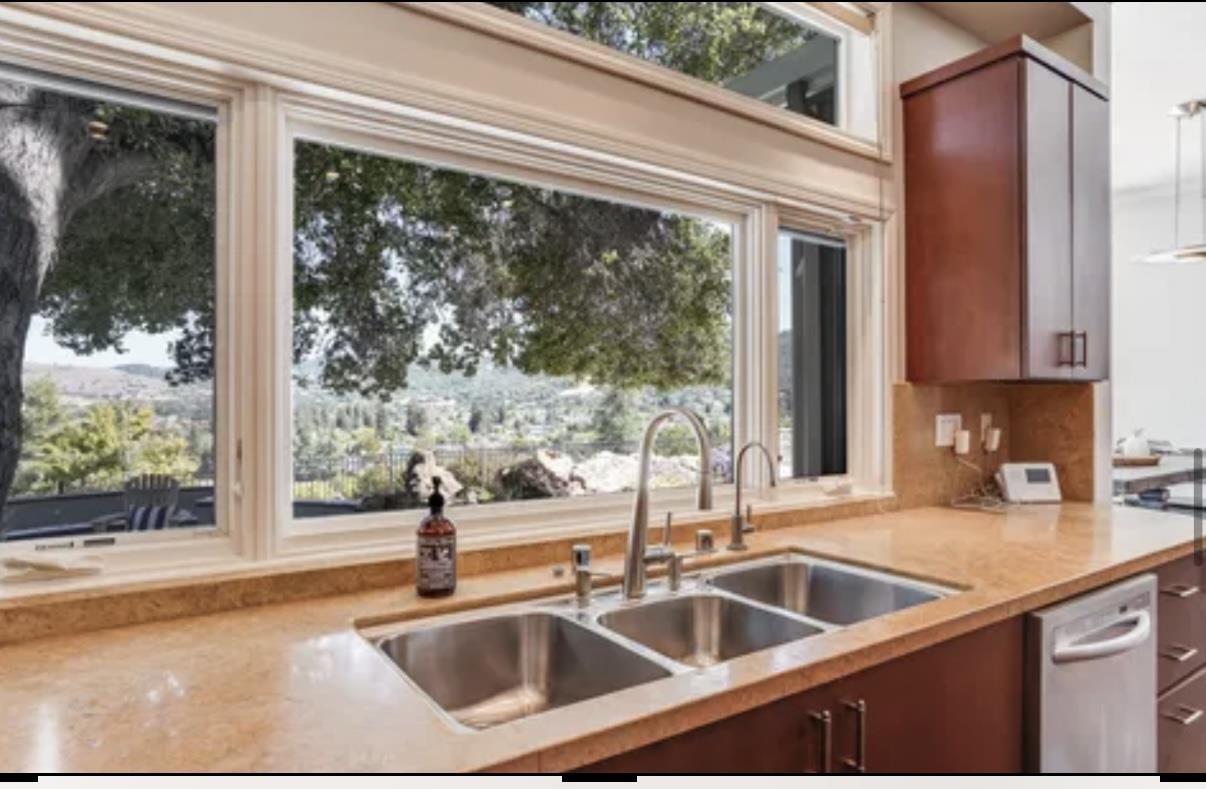 Detail Gallery Image 8 of 38 For 985 Woodview Pl, San Jose,  CA 95120 - 5 Beds | 5 Baths