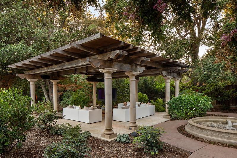 Detail Gallery Image 25 of 28 For 164 Elena Ave, Atherton,  CA 94027 - 5 Beds | 4/3 Baths
