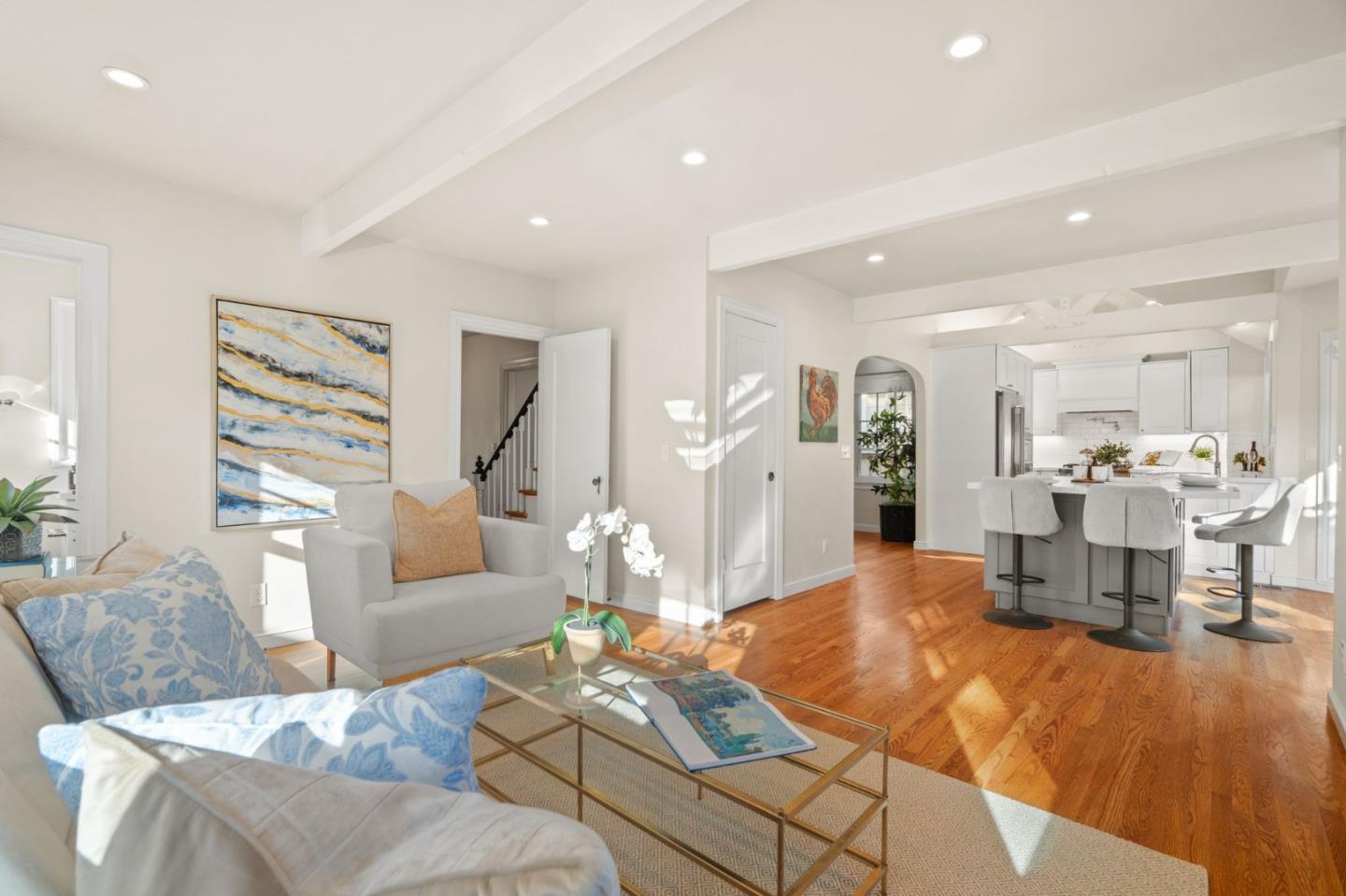 Detail Gallery Image 13 of 43 For 1547 Columbus Ave, Burlingame,  CA 94010 - 3 Beds | 2/1 Baths