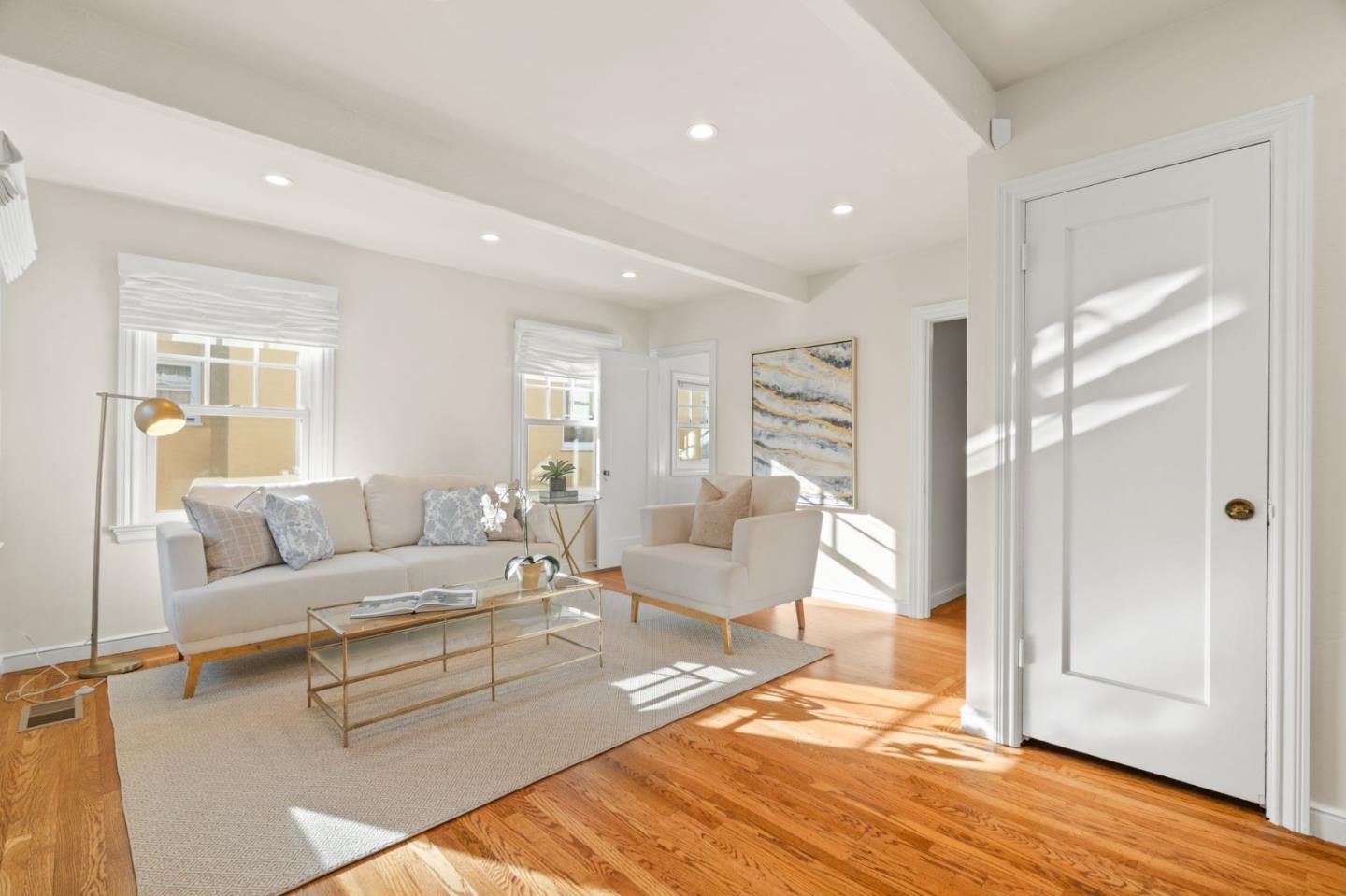 Detail Gallery Image 14 of 43 For 1547 Columbus Ave, Burlingame,  CA 94010 - 3 Beds | 2/1 Baths