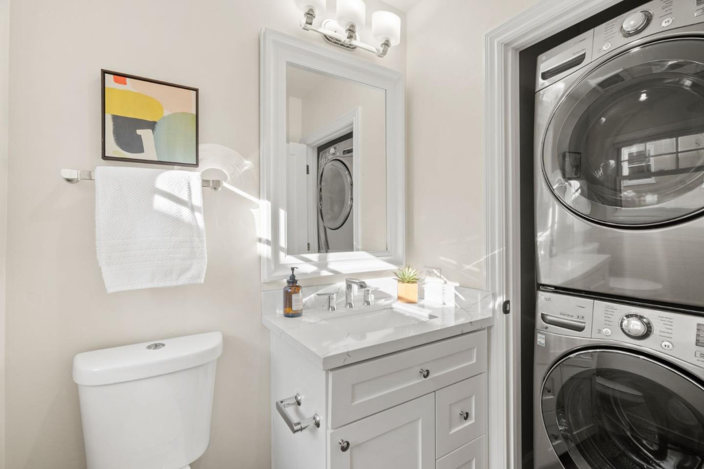 Detail Gallery Image 15 of 43 For 1547 Columbus Ave, Burlingame,  CA 94010 - 3 Beds | 2/1 Baths