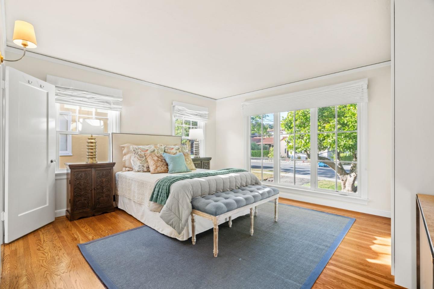Detail Gallery Image 16 of 43 For 1547 Columbus Ave, Burlingame,  CA 94010 - 3 Beds | 2/1 Baths
