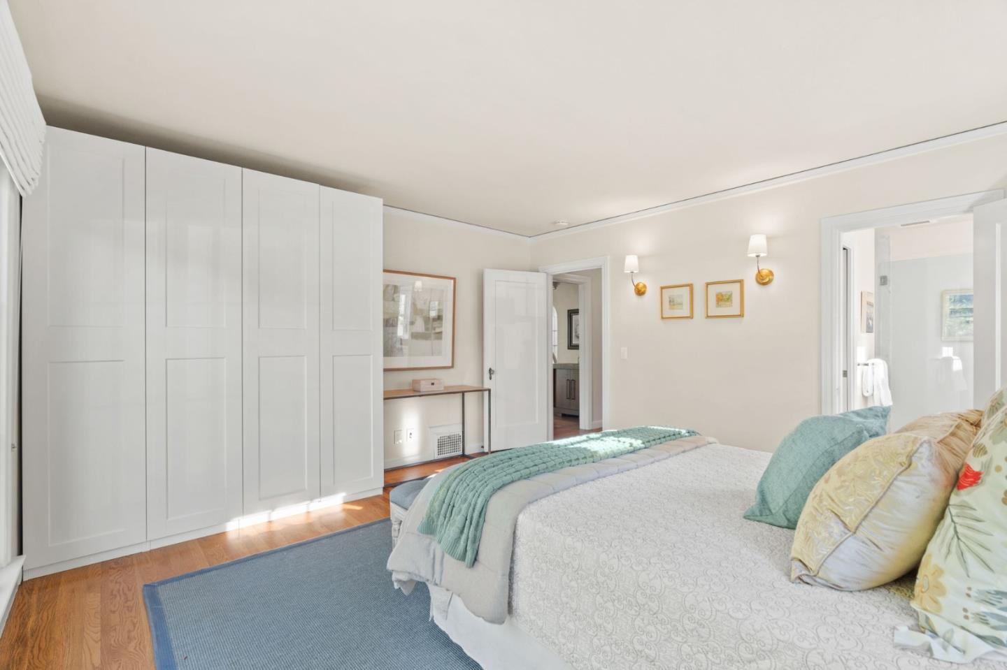 Detail Gallery Image 17 of 43 For 1547 Columbus Ave, Burlingame,  CA 94010 - 3 Beds | 2/1 Baths