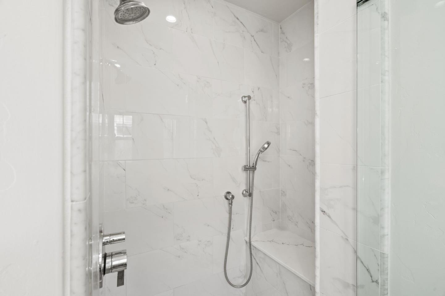 Detail Gallery Image 19 of 43 For 1547 Columbus Ave, Burlingame,  CA 94010 - 3 Beds | 2/1 Baths