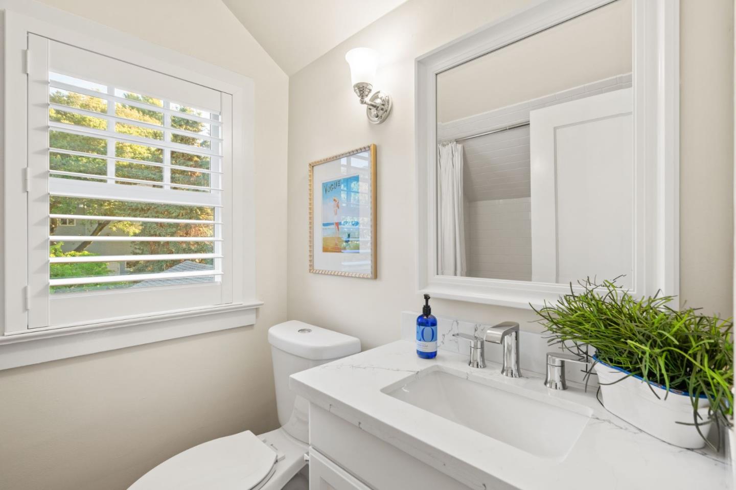 Detail Gallery Image 20 of 43 For 1547 Columbus Ave, Burlingame,  CA 94010 - 3 Beds | 2/1 Baths